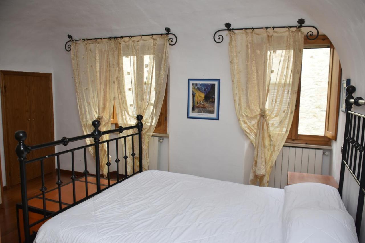 Casa Vacanze E Brevi Periodi Alla Porta Etrusca La Panchina Al Sole Volterra Eksteriør billede