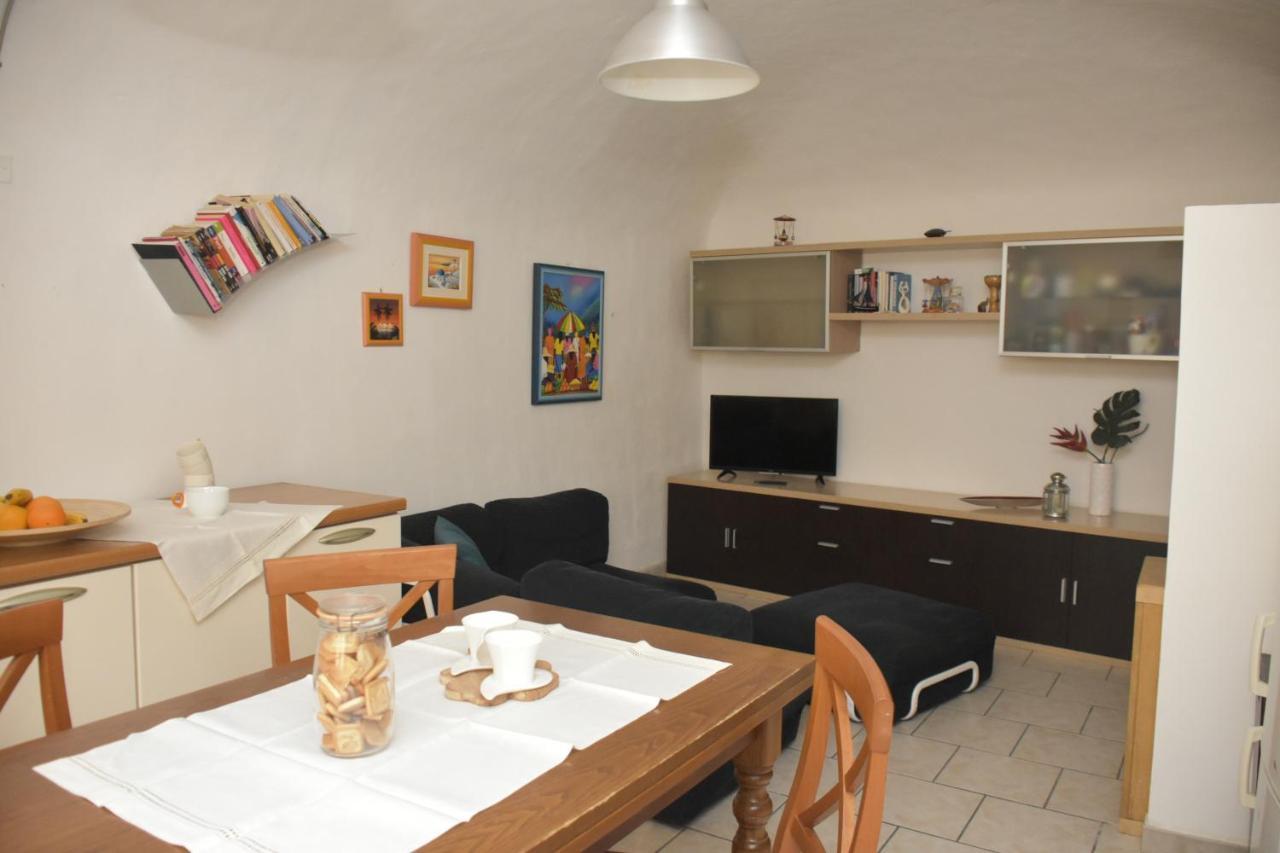 Casa Vacanze E Brevi Periodi Alla Porta Etrusca La Panchina Al Sole Volterra Eksteriør billede