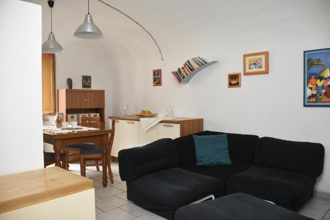 Casa Vacanze E Brevi Periodi Alla Porta Etrusca La Panchina Al Sole Volterra Eksteriør billede