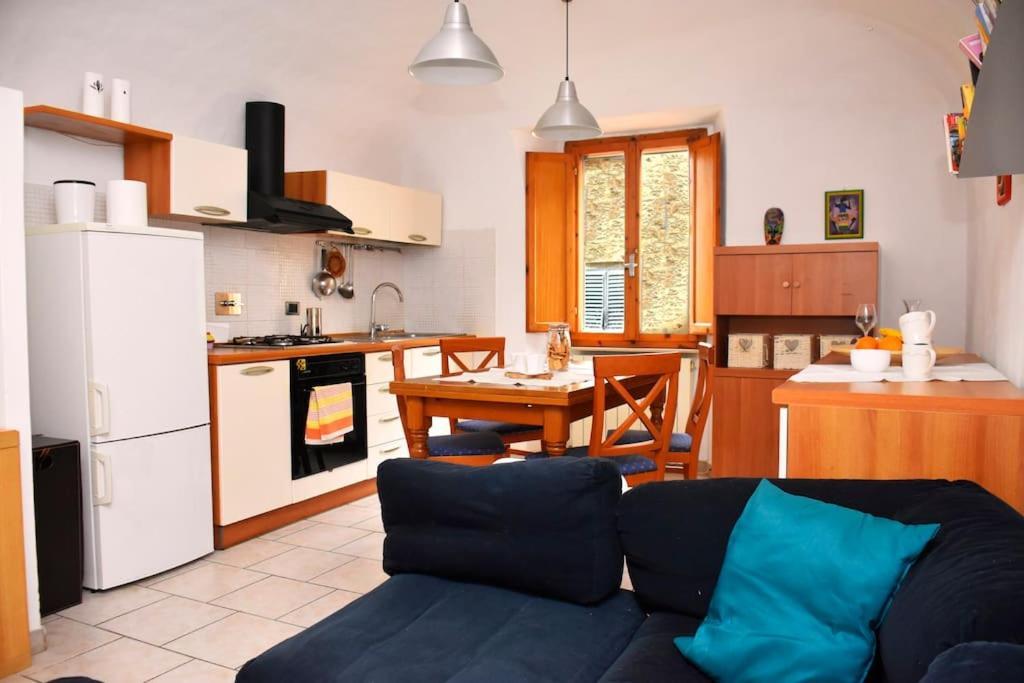 Casa Vacanze E Brevi Periodi Alla Porta Etrusca La Panchina Al Sole Volterra Eksteriør billede